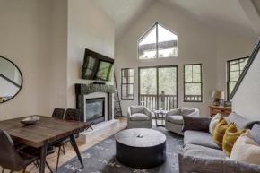 Newly Remodeled 2 bedroom with loft on the River condo